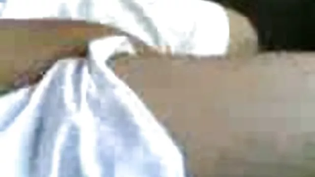 Puta sexy se instala para ver videos de chicas calientes ambos agujeros rellenos simultáneamente