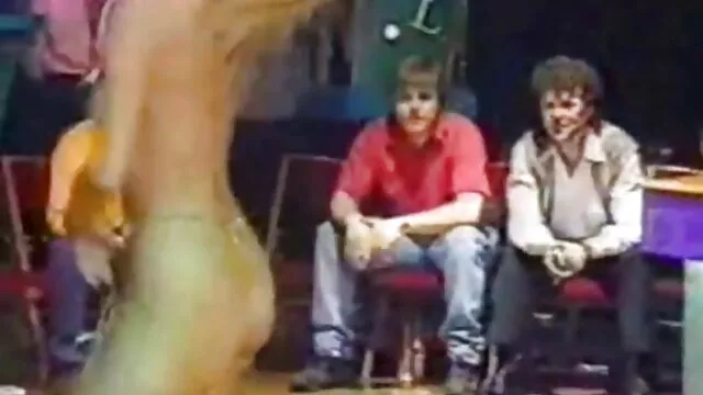 Varillas Ram Rabadilla en jovencitas calientes serviporno bote de remos