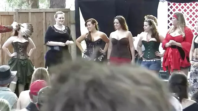 Olivia Kasady coño mojado se estira por una porn gay caliente poderosa polla