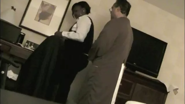 hoy no viene mi marido mama caliente cojiendo