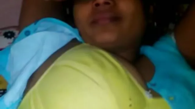 Anna se negras calientesxxx folla un consolador gigantesco increíblemente duro