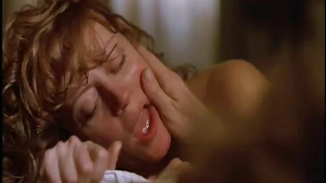 Ella colegialas calientes reales monta un consolador en mi jeep