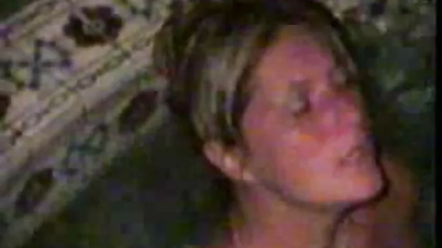 Bellezas lesbianas se divierten dándose placer ver videos pornos bien calientes mutuamente